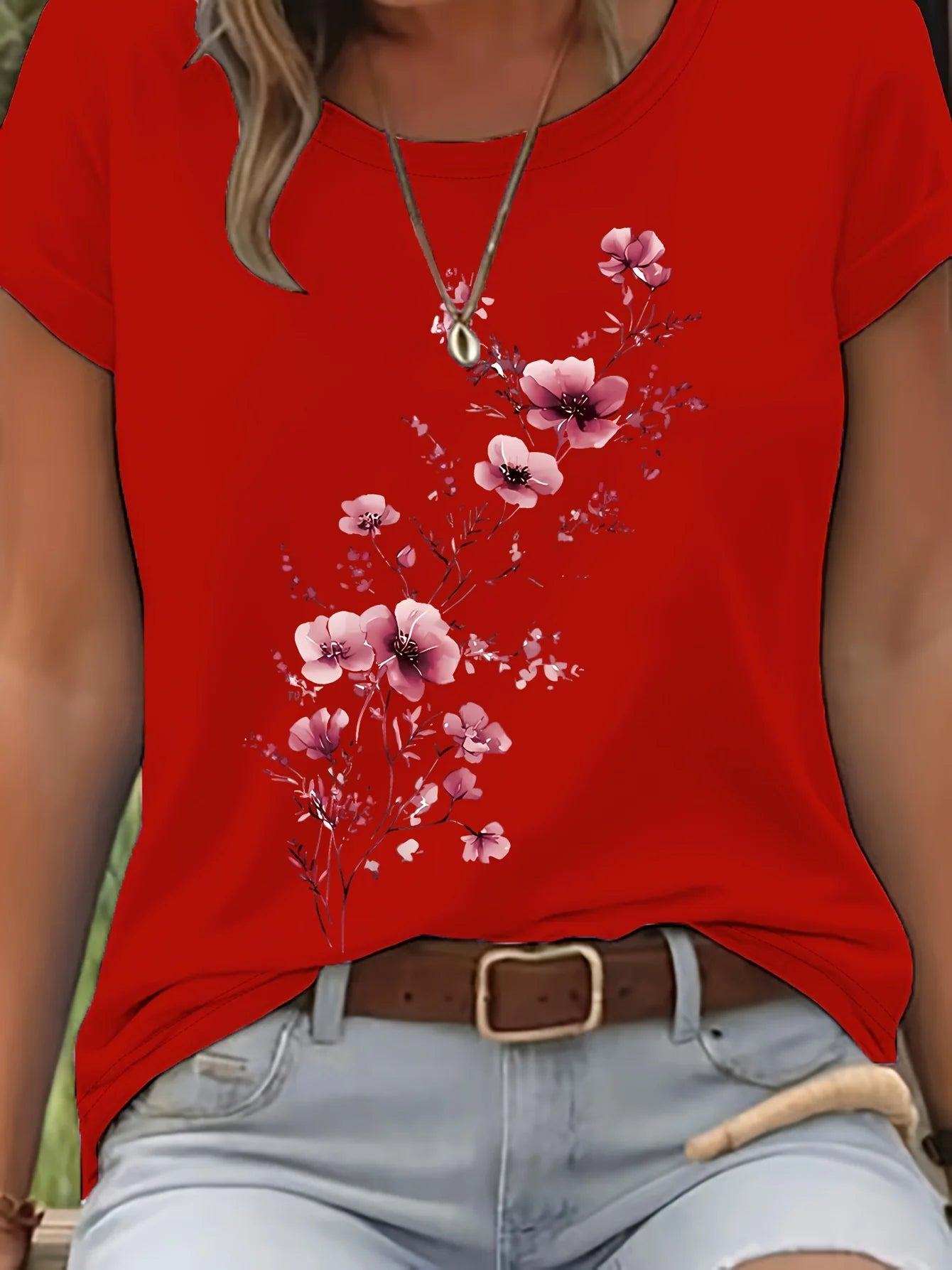 Plus Size Purple Floral Branch Women's Tee - Delicate Watercolor Flower Graphic, Casual Light Purple Top