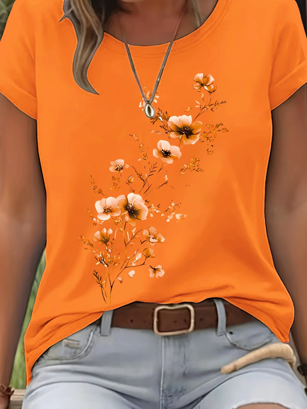 Plus Size Purple Floral Branch Women's Tee - Delicate Watercolor Flower Graphic, Casual Light Purple Top