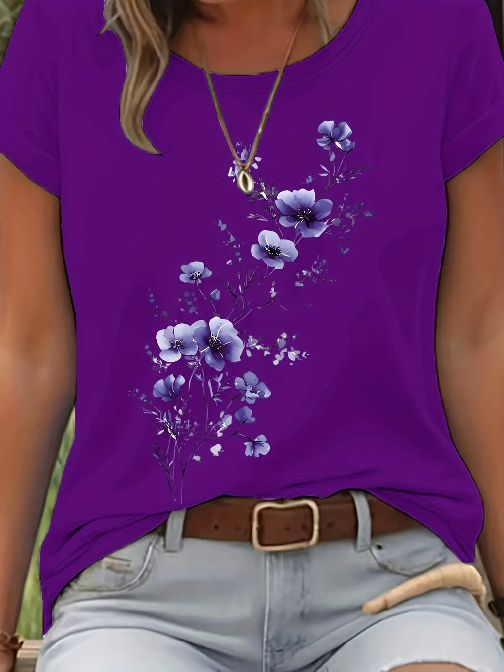 Plus Size Purple Floral Branch Women's Tee - Delicate Watercolor Flower Graphic, Casual Light Purple Top